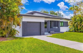Sunny Escape in Miami Steps from Beach